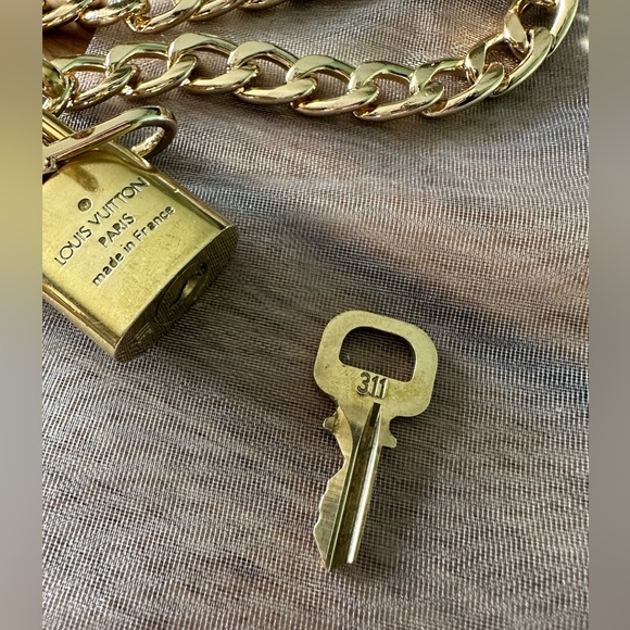 Louis Vuitton Padlock Lock and Key #311 & necklace gold 18” unbranded nwot - Picture 5 of 12